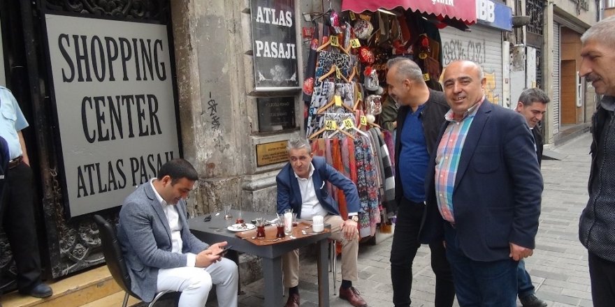 İstiklal Caddesi kapatıldı, esnaf keyfini çıkardı