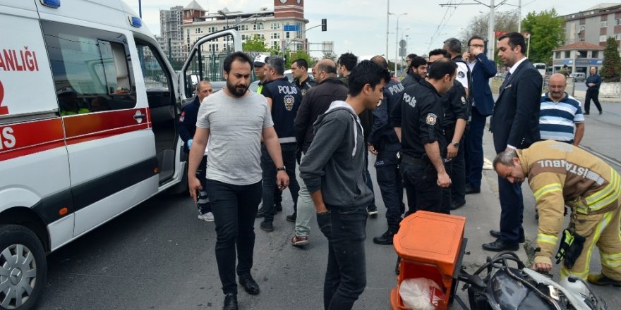 Güngören’de motosikletli kuryeye tramvay çarptı