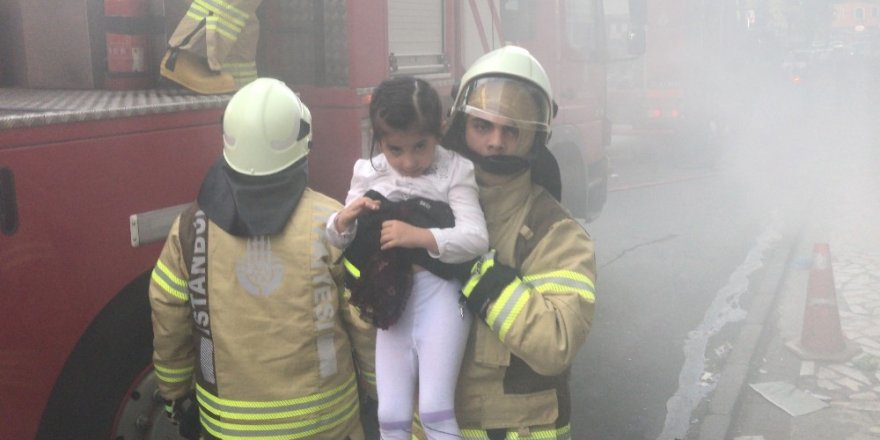 Sarıyer'de, Korku Dolu Anlar: 20 Kişi Yangında Mahsur Kaldı