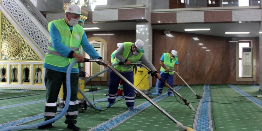 Gaziosmanpaşa’da camiler "11 Ayın Sultanı"na hazır