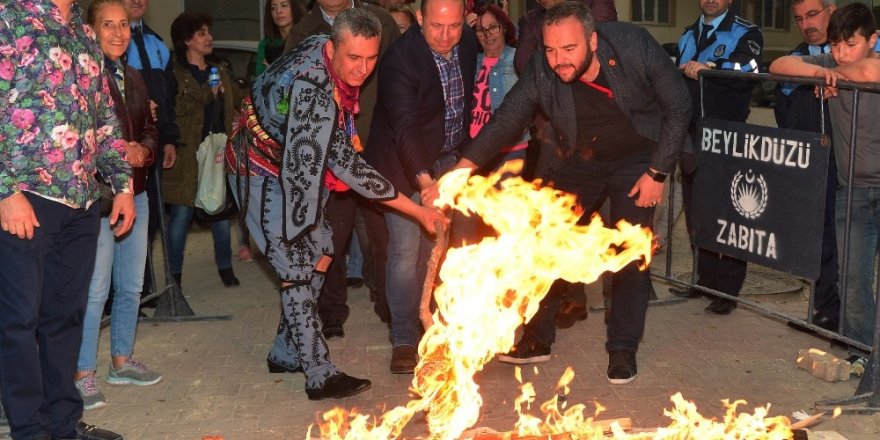 Hıdırellez, Beylikdüzü’nde coşkuyla kutlandı