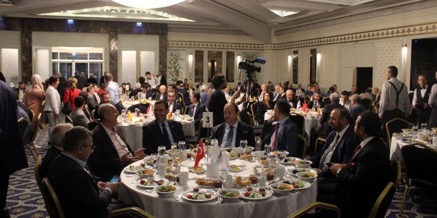 TÜMBİFED üyeleri iftarda bir araya geldi