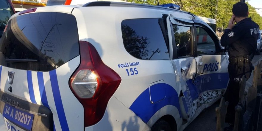 Tramvay polis aracına çarptı: 1 polis yaralı