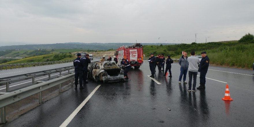 Ateşe verilen araçtaki cesedin kimliği otopsi sonrası belirlenecek