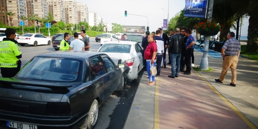 Kartal sahil yolunda trafik kazası: 3 yaralı