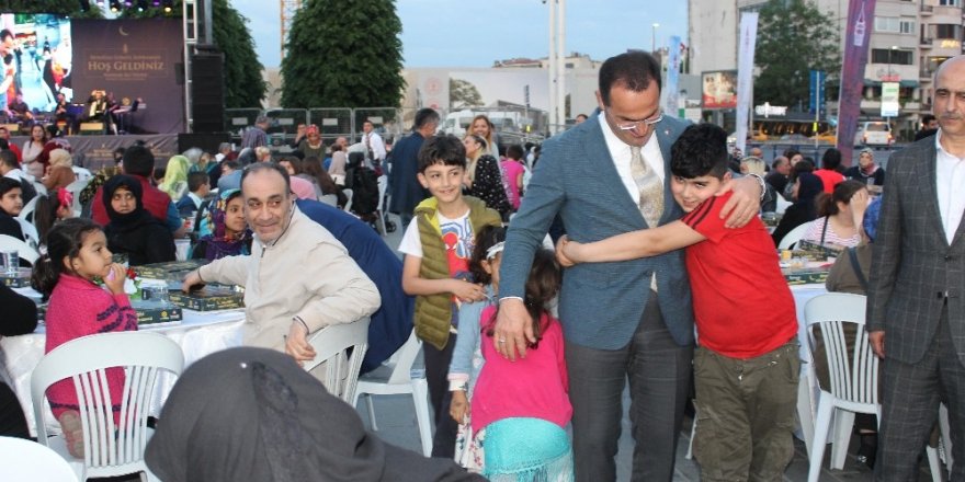 Beyoğlu’nda engelli vatandaşlar iftarda bir araya geldi