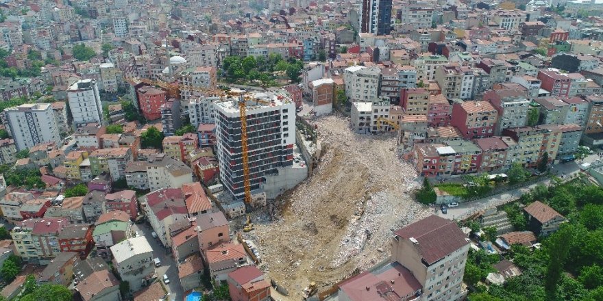 Kağıthane’de yıkılan binaların enkaz alanı havadan görüntülendi