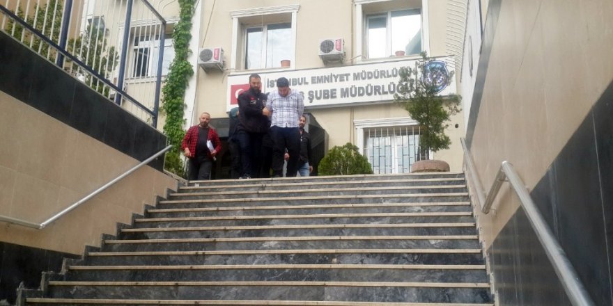 Aksaray ve Kuştepe’de sahte dolarla turistleri dolandıran turist çifti polis yakaladı