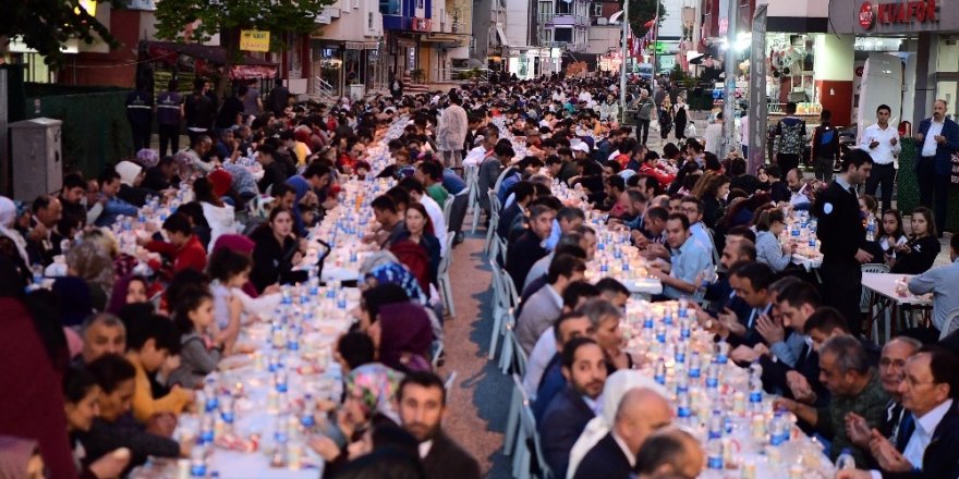 Tüm Sancaktepeliler  Sokak İftarında Bir Araya Geldi