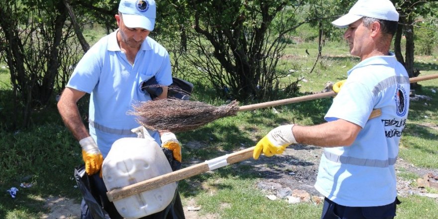 Piknikçiler Aydos Ormanı'nı çöplüğe çevirdi