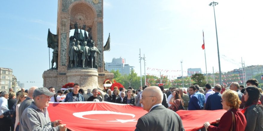 Taksim’de 19 Mayıs töreni