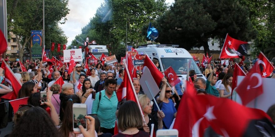 Kadıköy’de 19 Mayıs’ın 100. yılında fener alayı