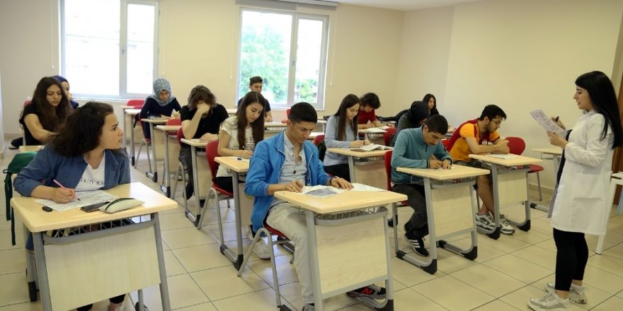 Ataşehir Belediyesi, 600 genci üniversiteye hazırlıyor