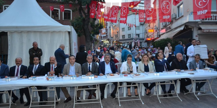 MHP Kâğıthane’den geleneksel iftar yemeği