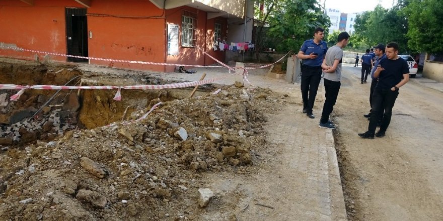 Sancaktepe’de inşaat çalışmasında çökme