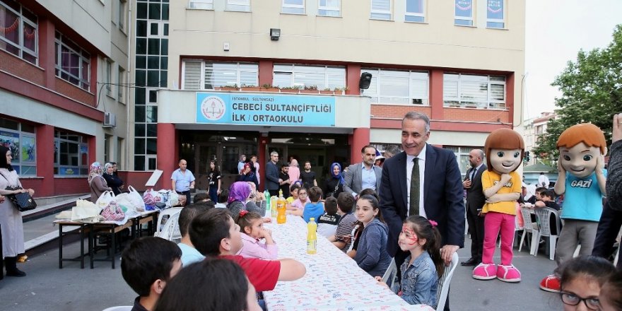 Başkan Dursun öğrencilerle iftarda buluştu