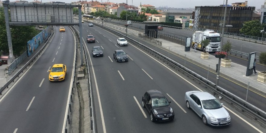 Bayram öncesi İstanbul’da yollar boşaldı