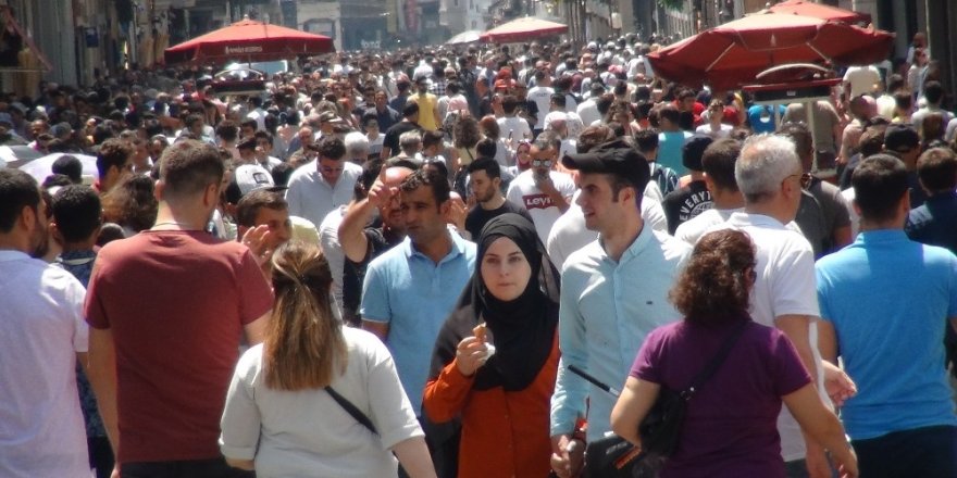 Taksim Meydanı Doldu Taştı!