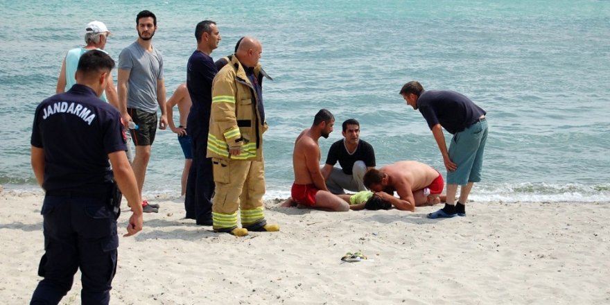 Silivri sahilinde boğulma tehlikesi geçiren çocuk hastanede hayatını kaybetti