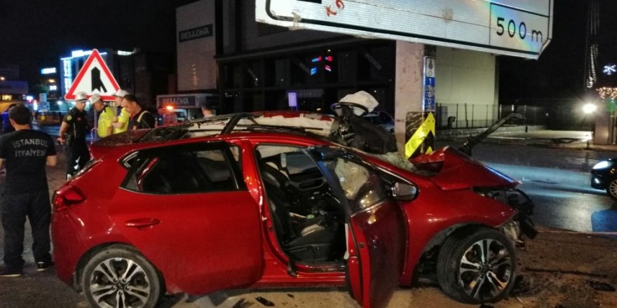 Hurdaya dönen otomobilden sağ kurtuldu