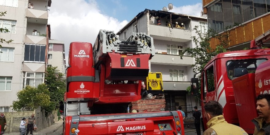 Küçükçekmece’de korkutan yangın