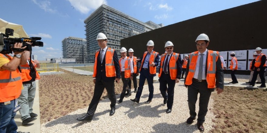 Sağlık Bakanlığı yetkilileri, Başakşehir Şehir Hastanesi’nde incelemelerde bulundu