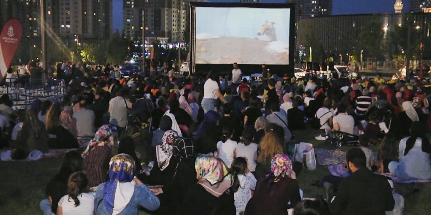 Başakşehir Millet Bahçesi’nde sinema keyfi