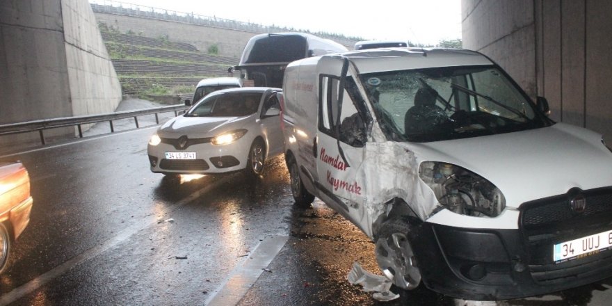 Yolcu otobüsünün karıştığı kazada 1 kişi yaralandı