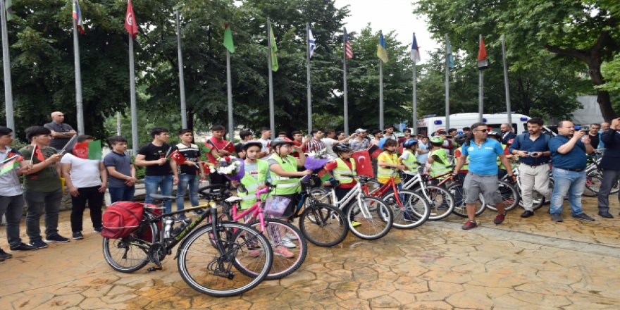 Afghan Cyclists in Beşiktaş for Peace!