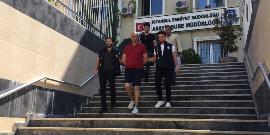 ZEYTİNBURNU’NDA BİR AVM’DE YAŞANAN HIRSIZLIK ANI GÜVENLİK KAMERASINDA