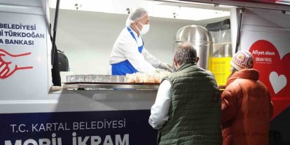 KARTAL BELEDİYESİ’NDEN SOĞUK KIŞ SABAHLARINDA İÇLERİ ISITAN İKRAM