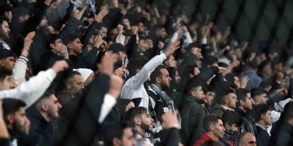 BEŞİKTAŞ TARAFTARI TAKIMA TEPKİLİ!