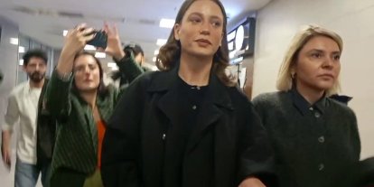 MENAJER AYŞE BARIM SORUŞTURMASINDA SERENAY SARIKAYA TANIK SIFATIYLA ADLİYEDE