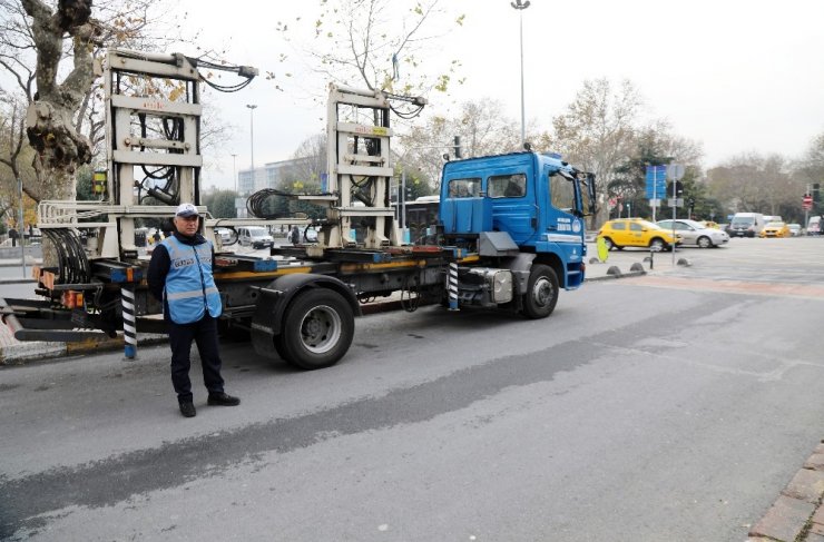 Yolda kalanlara  zabıta desteği