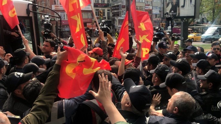 Beşiktaş’tan Taksim’e yürümek isteyen göstericilere polis müdahalesi