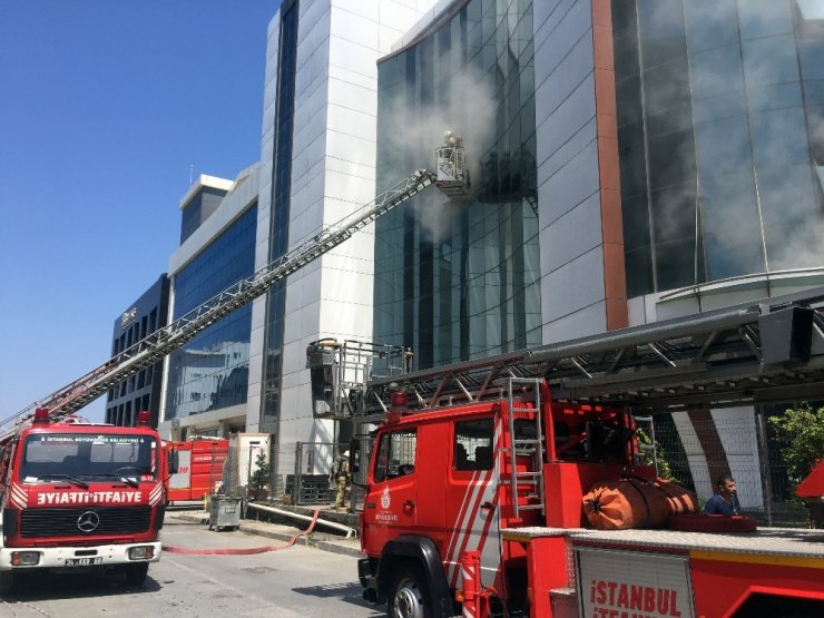 BAŞAKŞEHİR’DE KORKUTAN YANGIN HAVADAN GÖRÜNTÜLENDİ