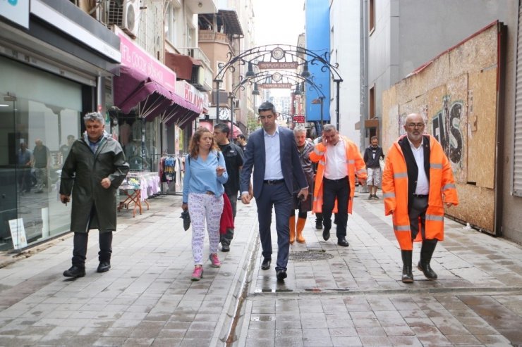 Başkan Gökhan Yüksel, Ankara Caddesi’nde yağış sırasında alınan tedbirleri denetledi