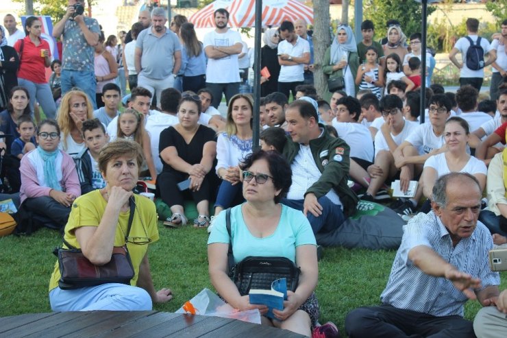 Beylikdüzü’nde 7’den 70’e herkes kitap okuma etkinliğinde buluştu