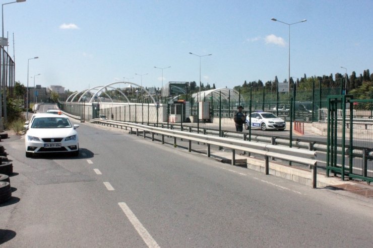 Avrasya Tüneli’nde kontrolden çıkan lüks cip yan yattı