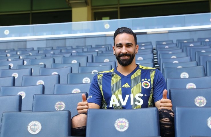 Adil Rami resmen Fenerbahçe’de