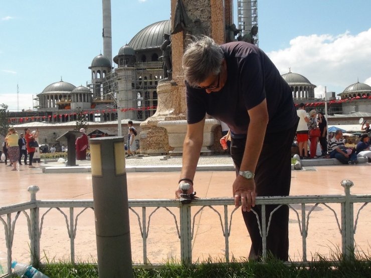 Taksim Meydanı’na kilit vurdular