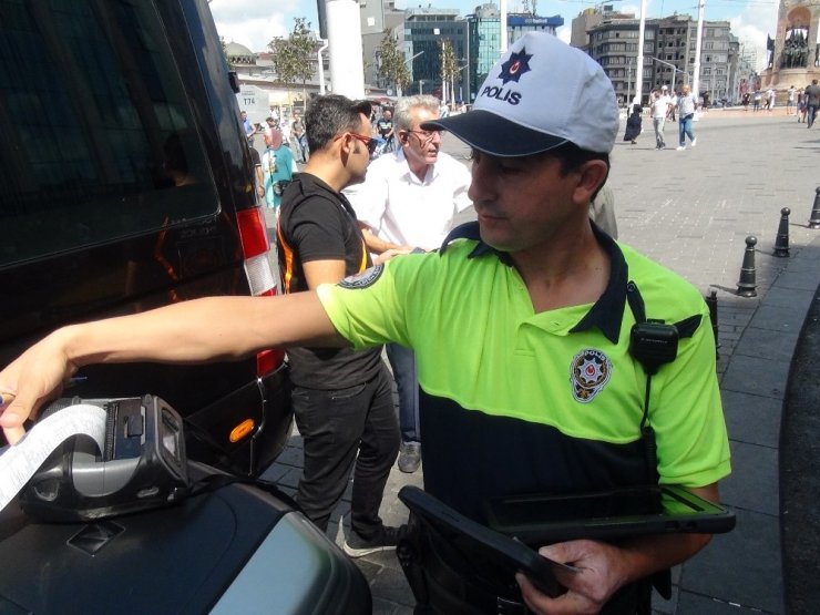 Taksim’de taksicilere şok uygulama