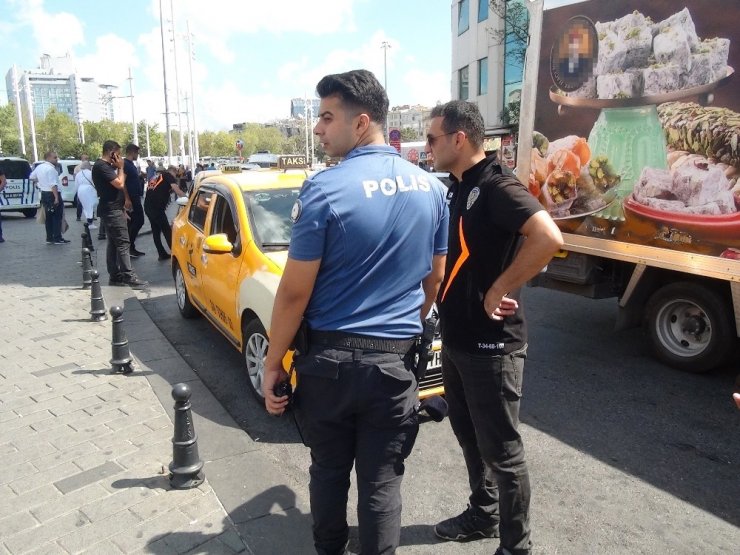 Taksim’de taksicilere şok uygulama