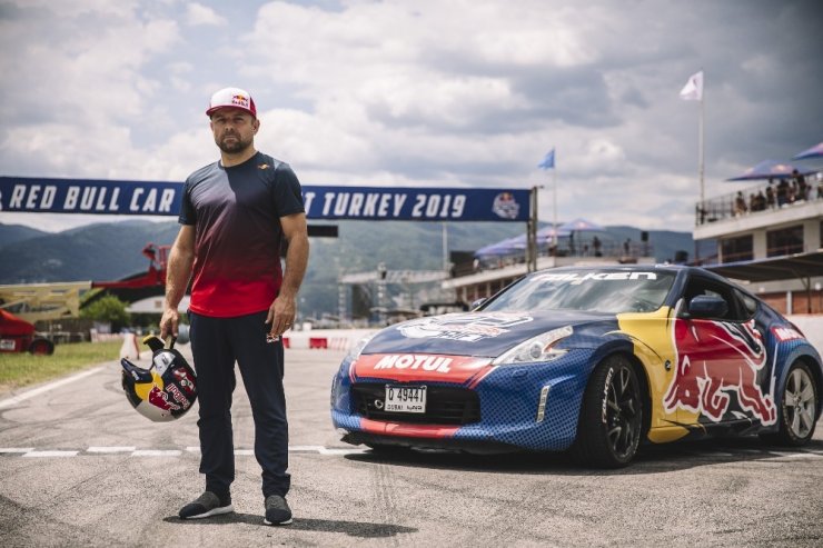 Dünyanın en iyi drift pilotları İstanbul’da sahne alıyor