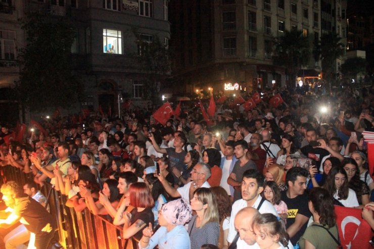 Beyoğlu’nda 30 Ağustos Zaferi konserle kutlandı