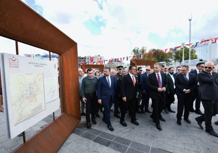 Taksim Meydanı’nda ’Zafer Haftası Sergisi’ açıldı