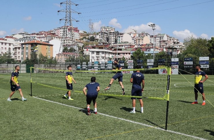 Fenerbahçe’de Trabzonspor maçı hazırlıklarını sürdürdü