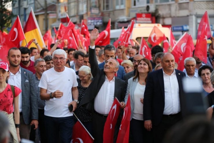 Küçükçekmece’de Zafer Bayramı kutlamalarında Moğollar grubu sahne aldı