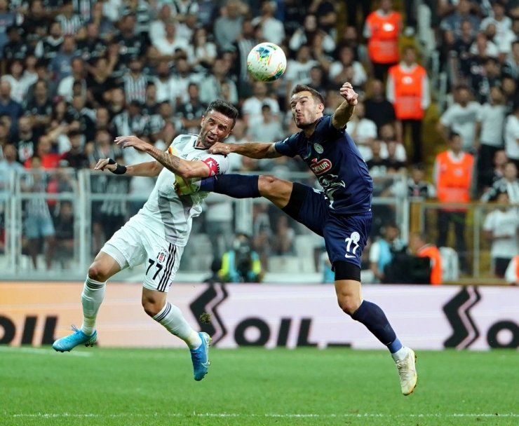 Süper Lig: Beşiktaş: 0 - Çaykur Rizespor: 1 (İlk yarı)