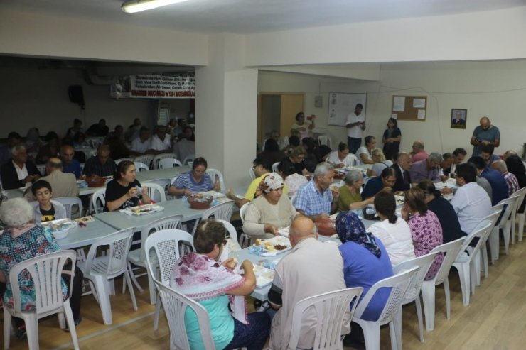 Başkan Yüksel, Uğur Mumcu Cemevi’nde muharrem iftarına katıldı